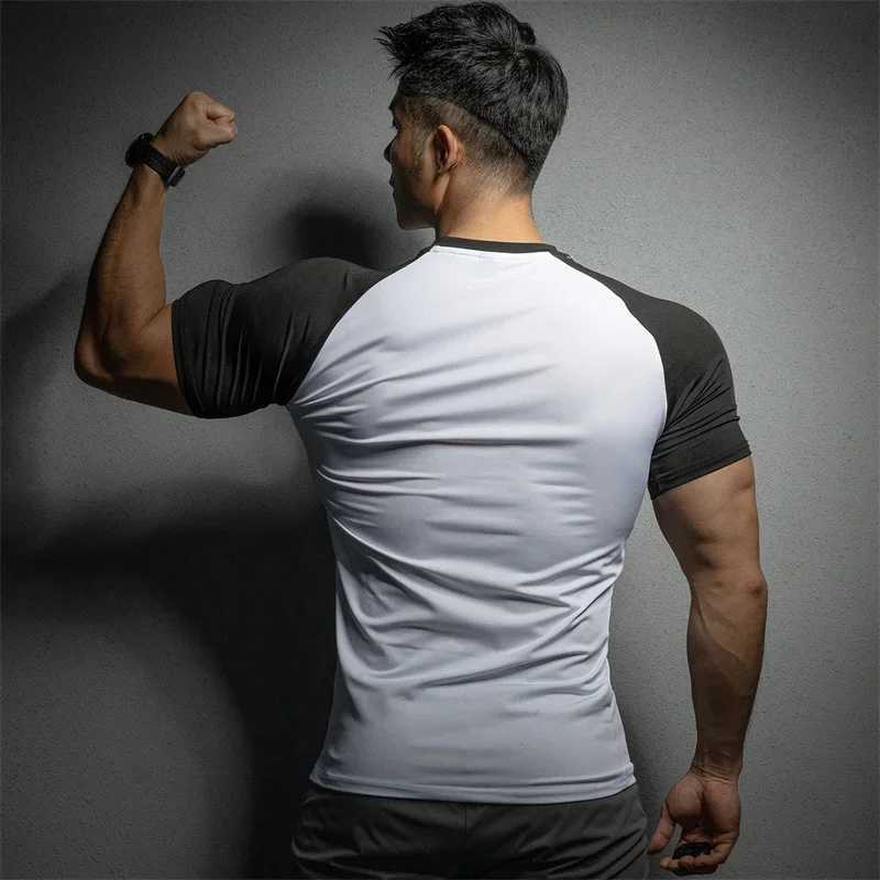 New summer leisure running T-shirt gym training top elastic quick drying solid color short sleeved sports T-shirt mens sports shirt W250111
