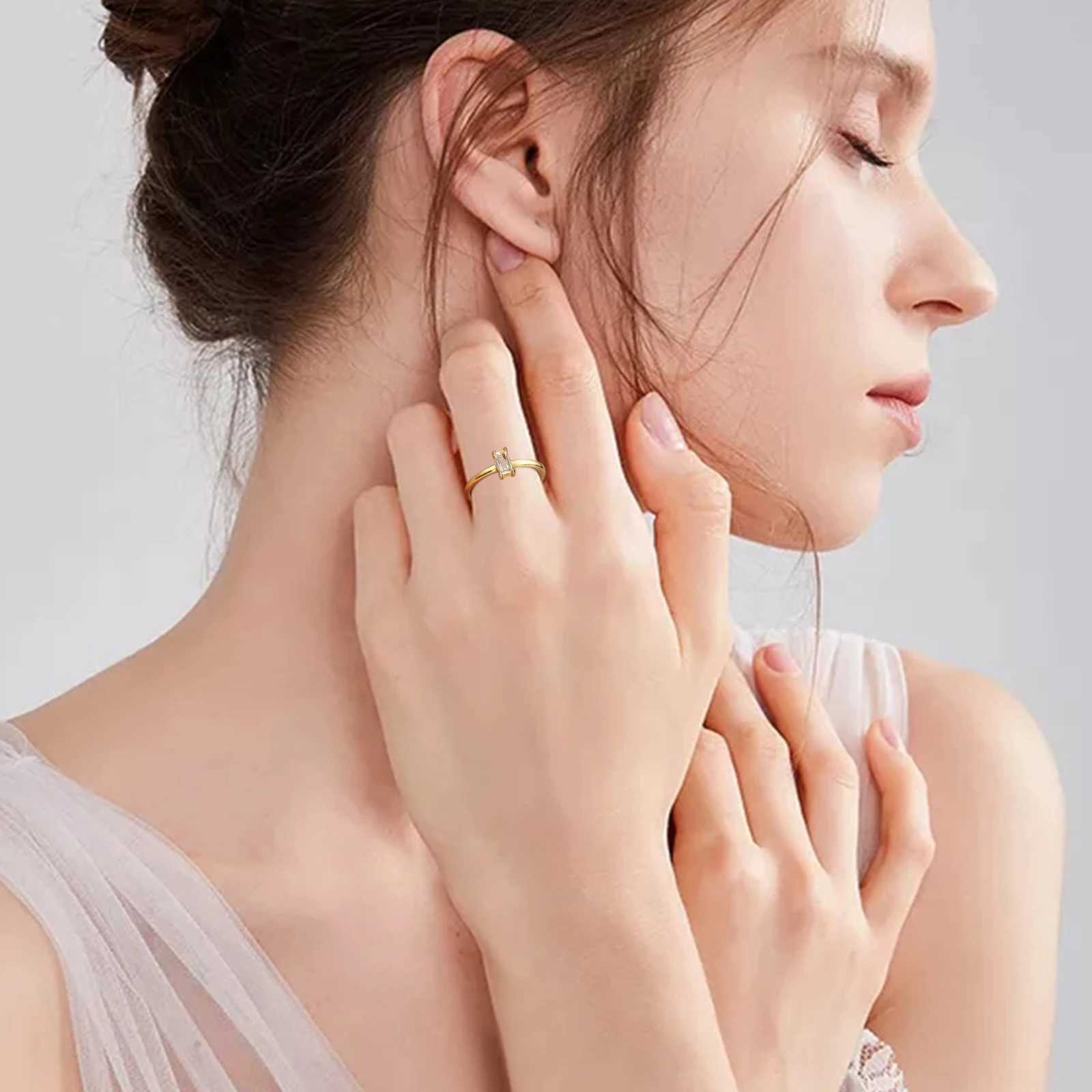 Fashionable and elegant womens simple ring stainless steel jewelry W250111