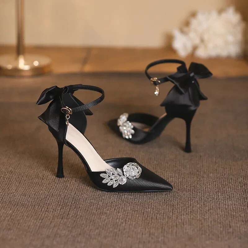 Size 30-44 Banquet Party Hollow High Heels Women White Wedding Shoes Rhie Wer Accessories Stiletto Heel Pointed Pumps