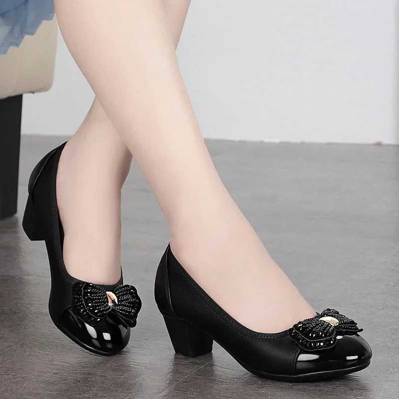 New Arrival Noble Elegant Womens Fashion Shoes High Heels New Spring Autumn Large Size 42 Rhinestone Bow PU Leather Shoes for Women T250110