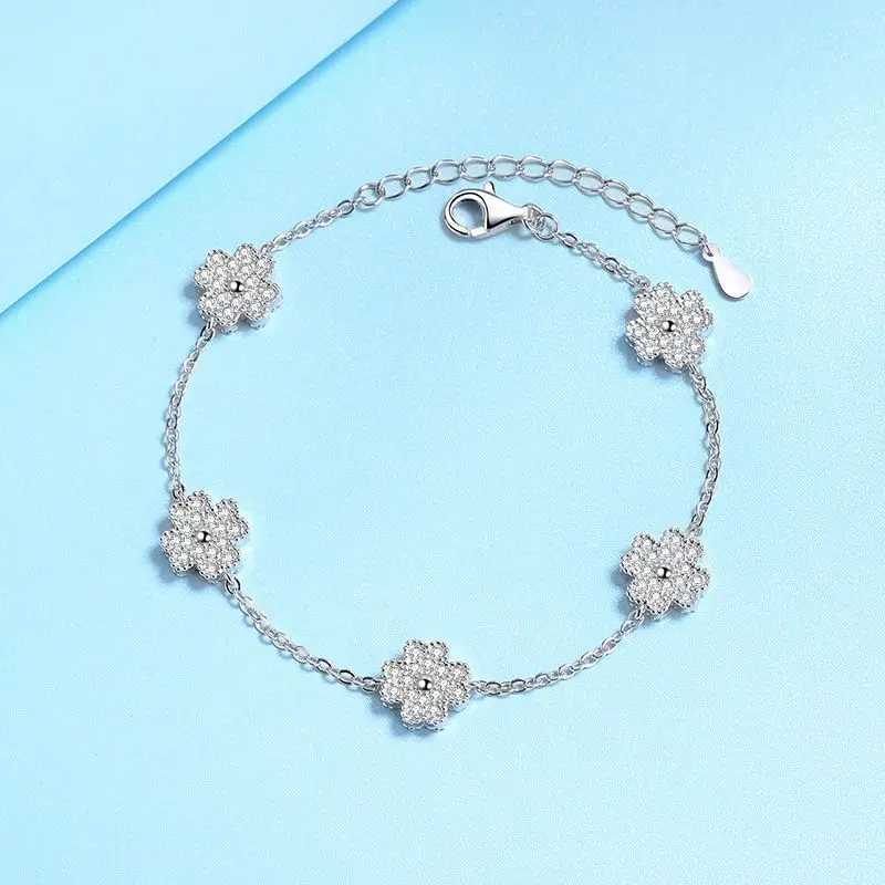 Moissanite Bracelet 925 Pure Silver Womens Luxury Beaded Bead Five Flowers Four Leaves Clover Micro Inlay W250111