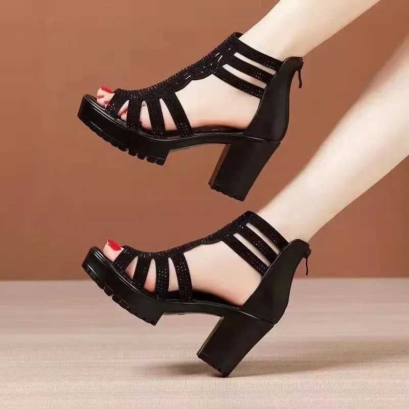 New Arrival New Womens High Heel Sandals Summer Hot Sales Roman Sandals Fashion Hollow Platform Womens Shoes Casual Zipper Pendant Dress Shoes T250110