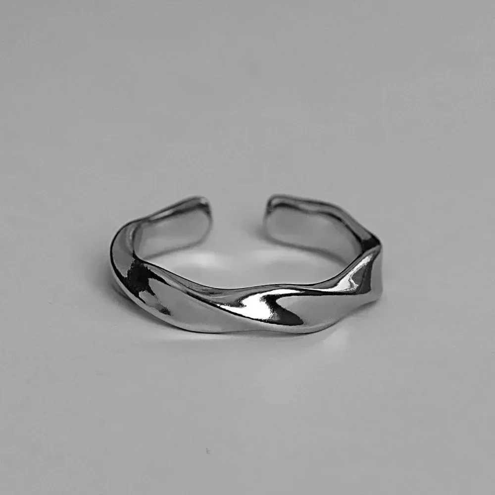 Mens Ring Womens Trend Design Metal Twist Simple Open Adjustable Finger Ring Jewelry Wedding Anillos W250111