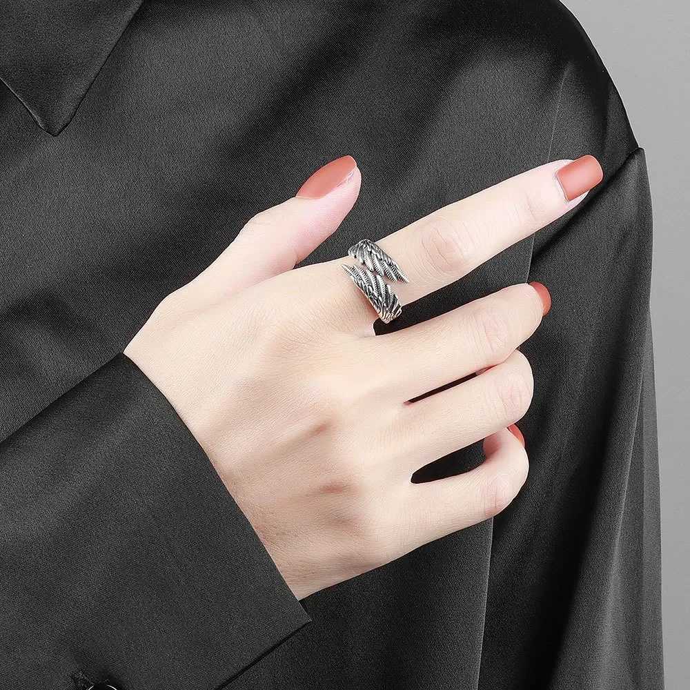 Tren Angel Wings Women Girls Men Rings Retro Open Adjustable Black Engagement Wedding Ring Gothic Punk Party JewelryXJ250110
