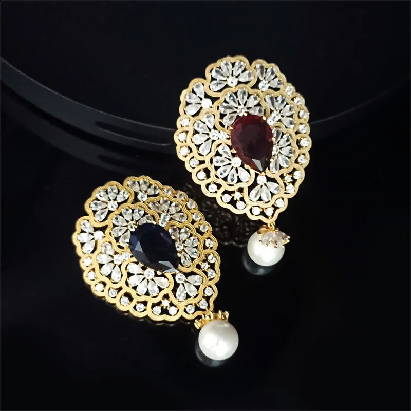 Retro Exaggerated Geometric Zirconia Pearl Tassel Brooch Pin Womens Coat Sweater Chain Accessori Exquisite Female Broche 250103