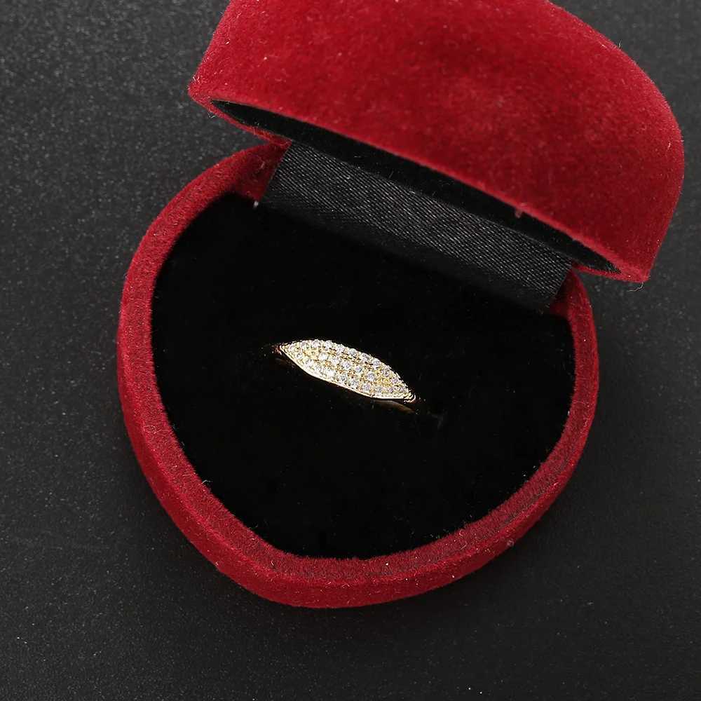 Minimalist womens stacked ring fashion daisy zirconia gold crystal finger accessories womens jewelry wholesale R737 W250111