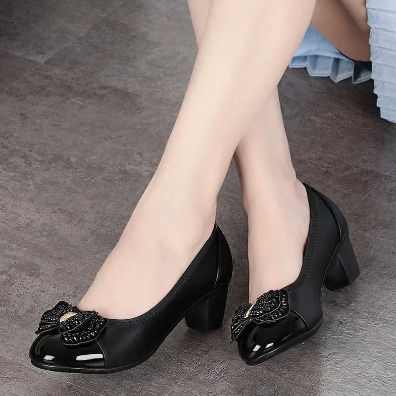 New Arrival Noble Elegant Womens Fashion Shoes High Heels New Spring Autumn Large Size 42 Rhinestone Bow PU Leather Shoes for Women T250110
