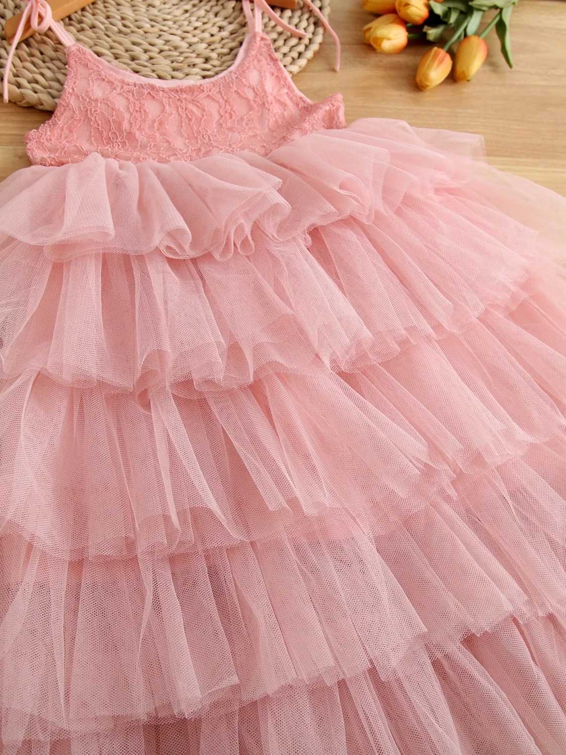 Girls wedding dress little princesss birthday dress womens lace pendant Tutu childrens dress retro lace dress W250111