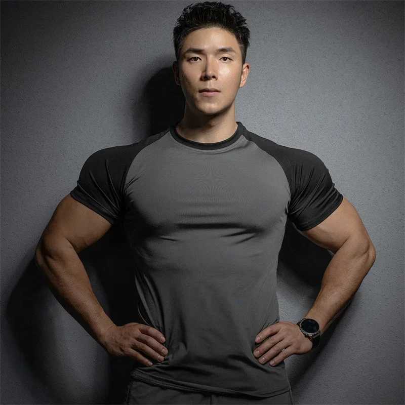 New summer leisure running T-shirt gym training top elastic quick drying solid color short sleeved sports T-shirt mens sports shirt W250111