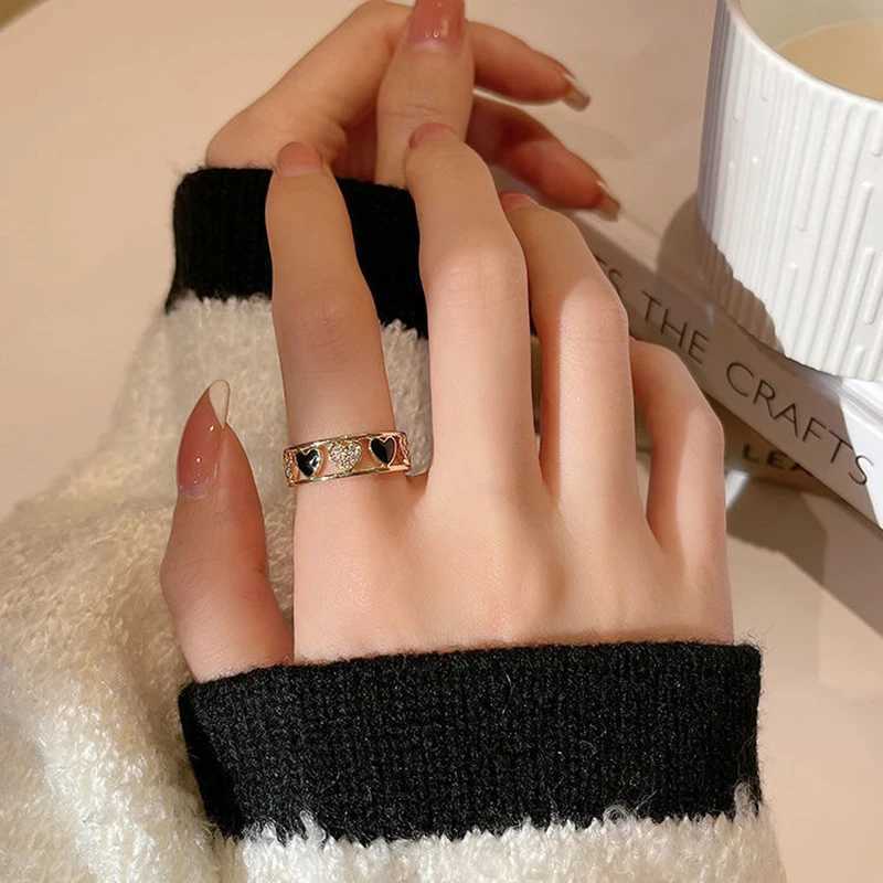 Heart Hollow Out Rings Women Tren Luxury Design Opening Adjustable Finger Ring Boho Fashion Wedding Ring JewelryXJ250110