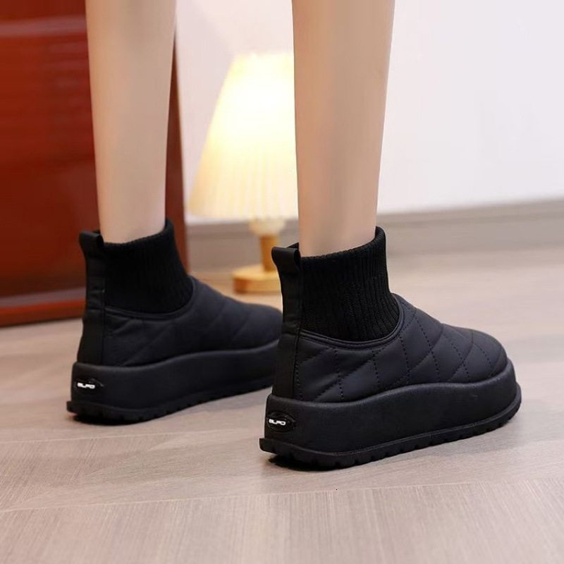 Winter mid heel (-) boots with rubber sleeves and sponge soles