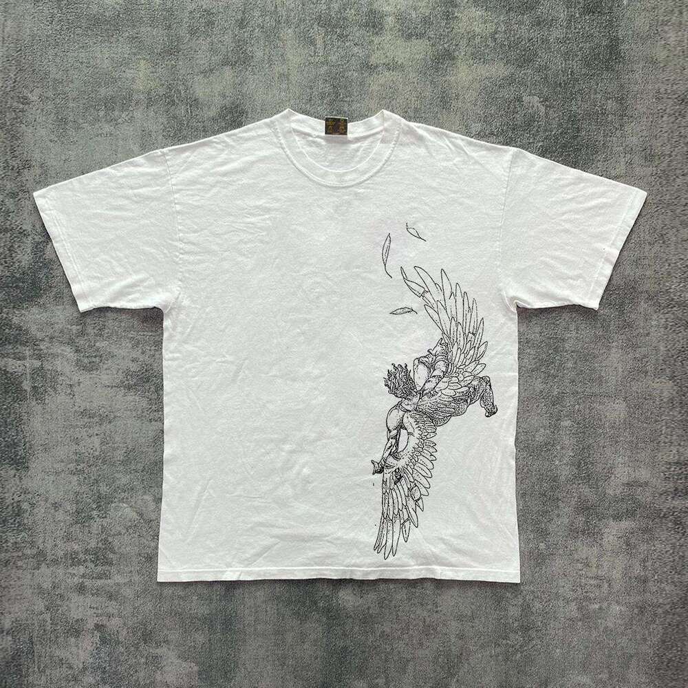 Summer New Loose Tattoo Angel Printed Short Top for Men with Simple and Personalized Design, Hand drawn Graffiti Half Sleeve