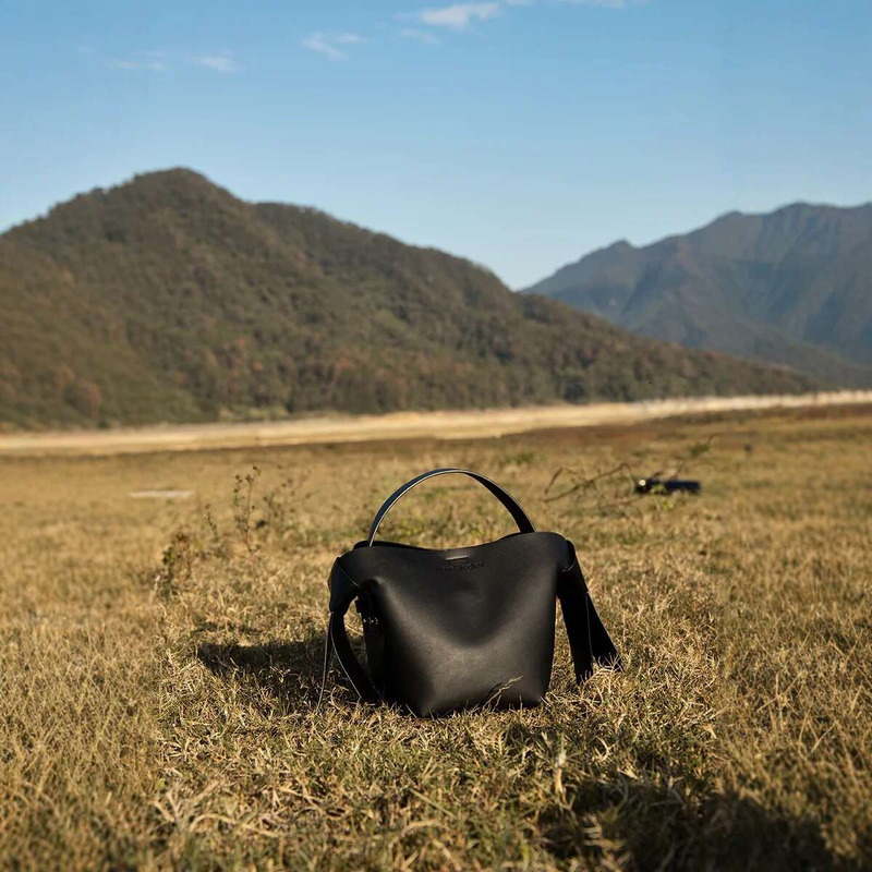 SEMALAYA New Fashion Niche Design Women's Leather Simple Bow Shoulder Crossbody Tote Bucket Bag