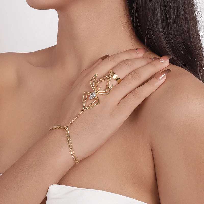 Gothic Exaggerated Snake Shed Finger Bracelet Is Suitable for Womens New Fashion Personality Punk Style Ring Bracelet JewelryXJ250110