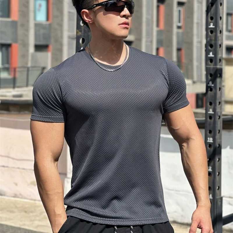 Quick drying slim fit mens sports T-shirt summer running round neck fitness training clothing elastic short sleeved T-shirt mens top W250111