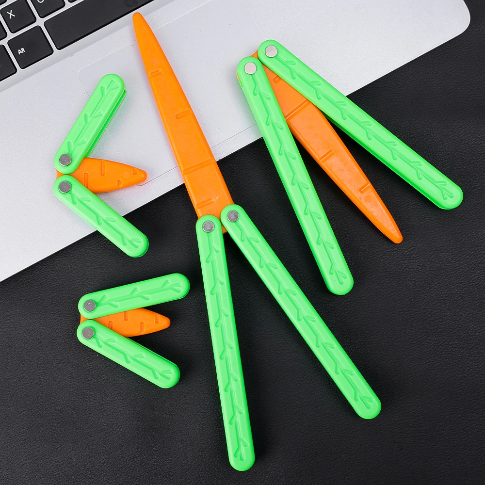 New 3D Gravity Butterfly Training Knife Carrot Gravitys Knife Decompression Toy Children Decompressions Push Card Small Toys