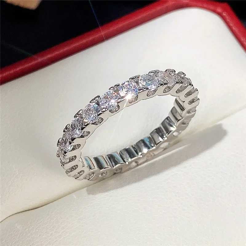 New fashion contract design womens ring paired with bright white cubic zirconia wedding party daily wearable statement jewelryXJ250412