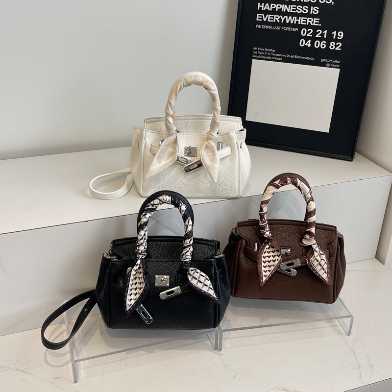 2025 Designer Women's Shoulder 3 crossbody New fashion multi-functional casual simple exquisite commuter bag free shipping