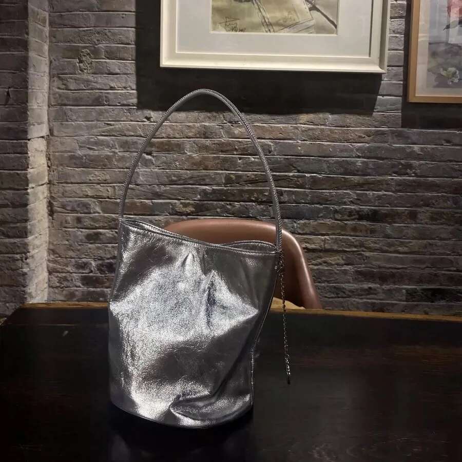 2024 New Niche Simple Soft Leather Bucket High-Grade Fashion Metal Chain Sg Bill Of Lading Shoulder Bag