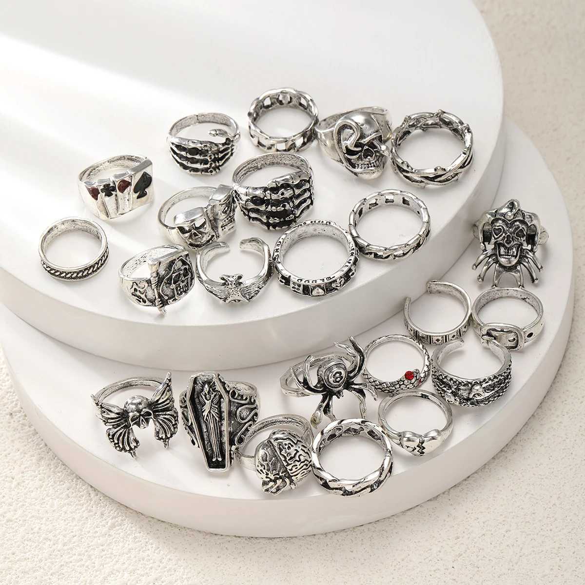 New 23Pcs/Set Gothic Skeleton Unisex Ring Set Punk Bat Spider Snake Rings For Woman Man Fashion Hip Hop Party Jewelry GiftXJ250110