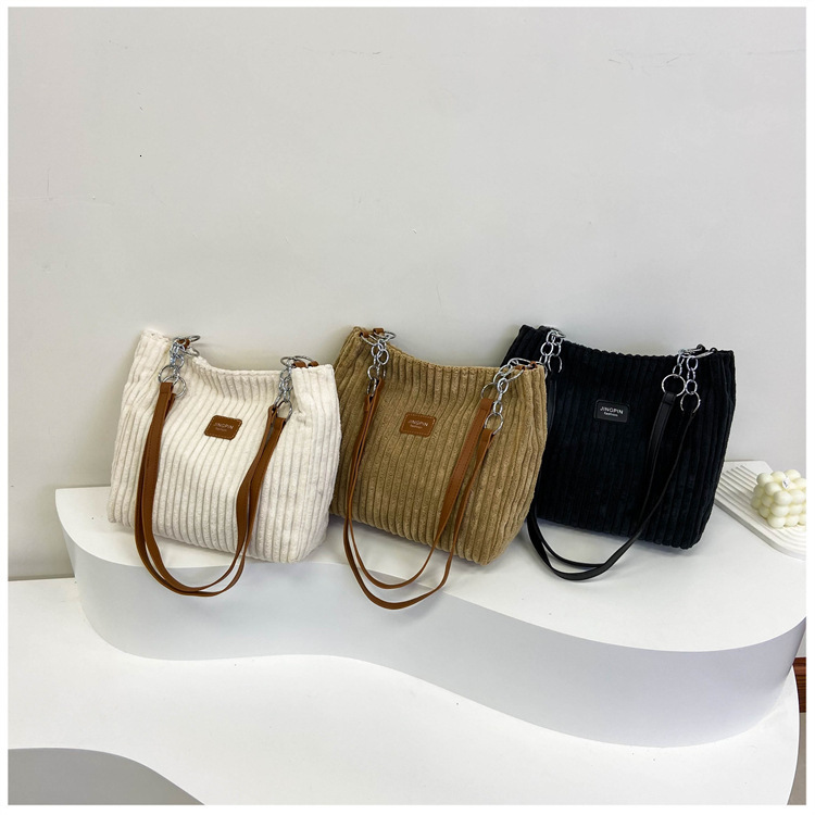 2025 New Spring And Autumn Large Capacity Velvet Trendy Handbag Solid Color Student Shoulder Versatile Tote Designer Handbag Commuter Bag