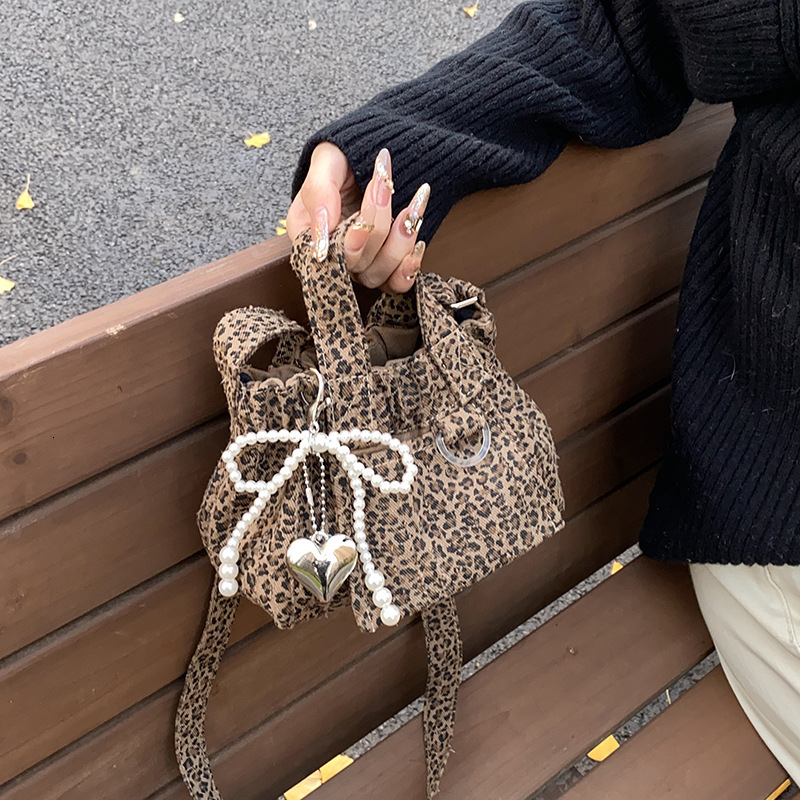 Super Leopard Print For Women 2025 New Designer Handbag Crossbody Winter Popular Handbag, Niche Shoulder Bag, Bucket Bag