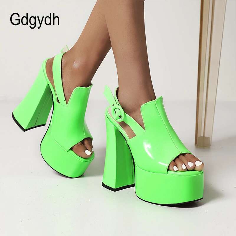 Gdgydh Ins Style Cool Punk Fashion Women Platform Pumps Block Heel Back Strap Peep Toe Bright Leather Catwalk Shoes Model