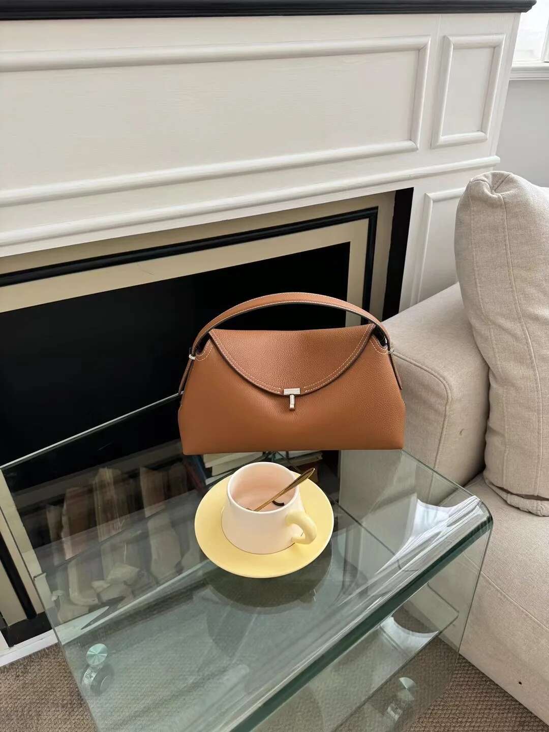 Niche High Quality Crossbody Handbag With Fashion Light Cowhide Shoulder Commuter Woman Bag