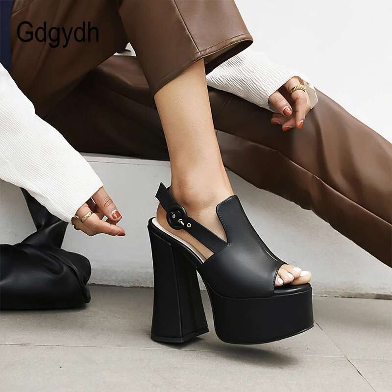 Gdgydh Ins Style Cool Punk Fashion Women Platform Pumps Block Heel Back Strap Peep Toe Bright Leather Catwalk Shoes Model
