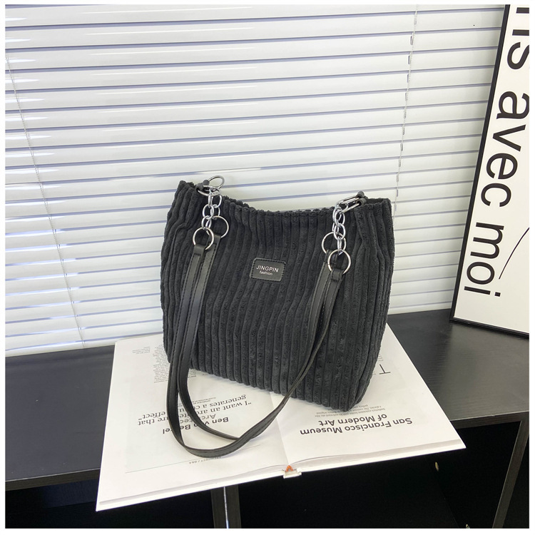 2025 New Spring And Autumn Large Capacity Velvet Trendy Handbag Solid Color Student Shoulder Versatile Tote Designer Handbag Commuter Bag