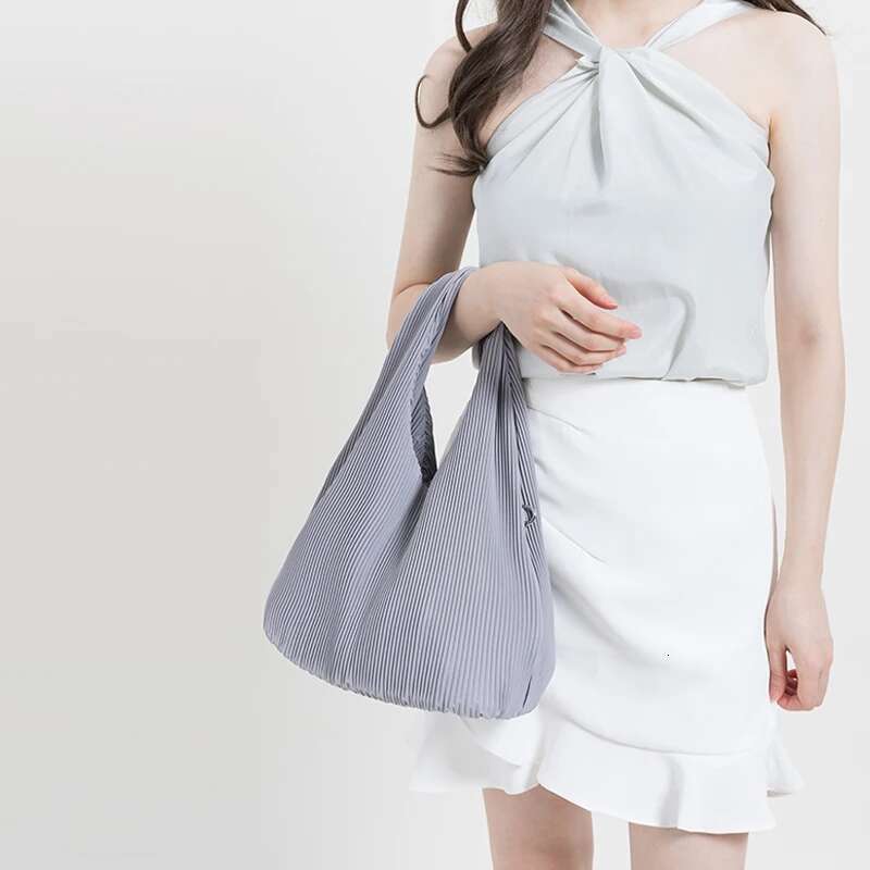 Fashion Hobos Bag For Women Designer Handbags And Purses New In Nylon Ruched Decoration Inner Pocket Shoulder Bags