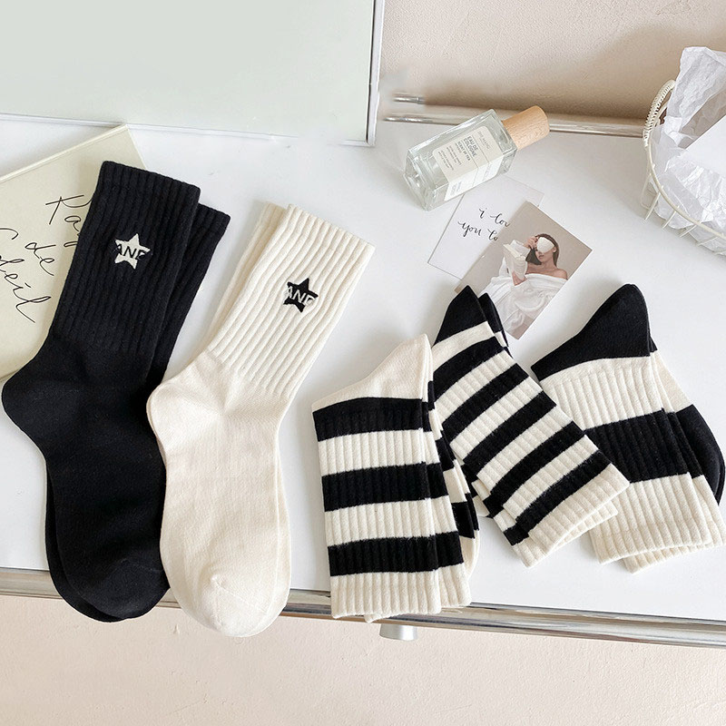 5 Pairs Of Women's Black And White Striped Socks Set Minimalist Style Embroidered Pentagram Women's Sports Socks Cotton Socks