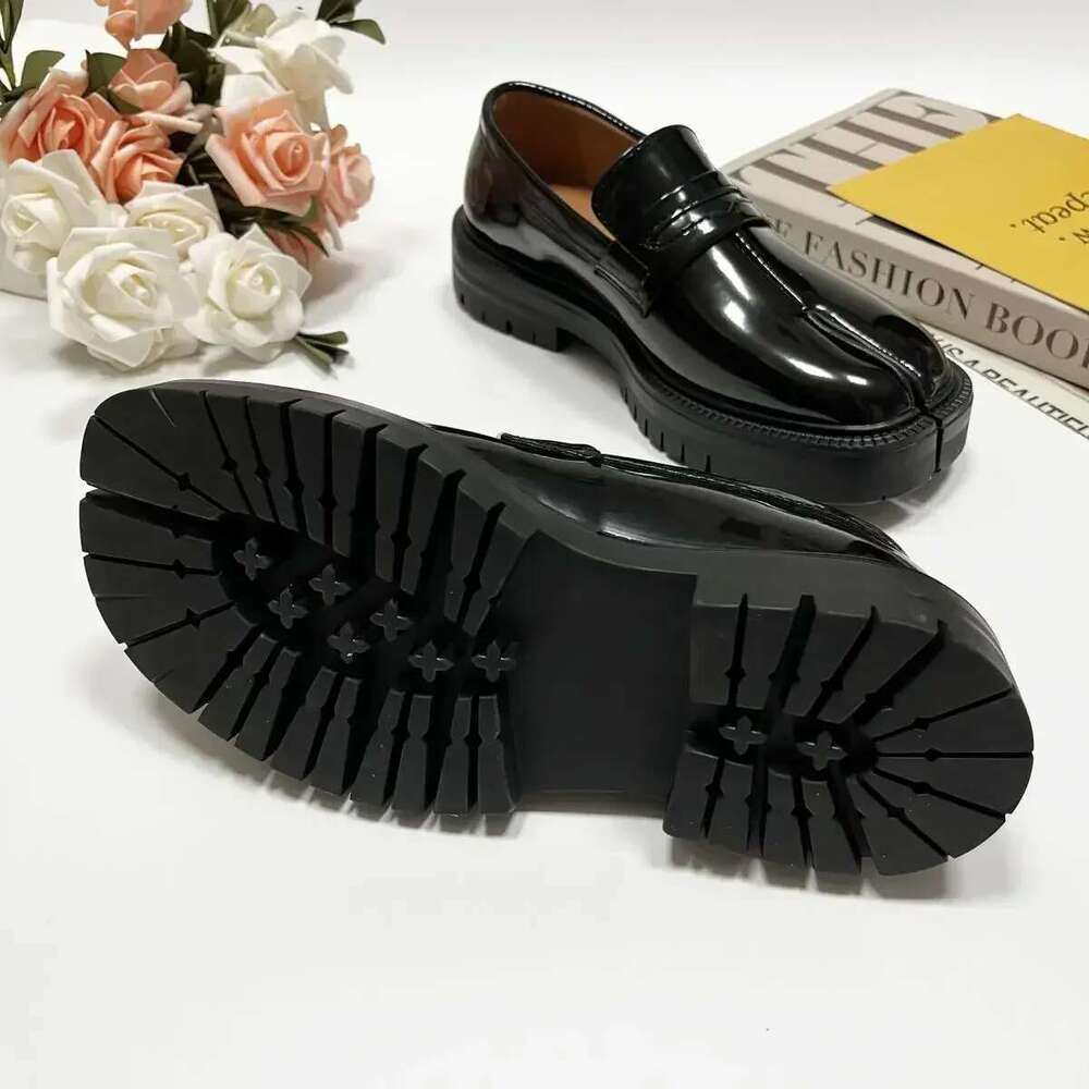 CHMURY Tabi Loafer for Men and Women Split Toe Thick Sole Casual Patent Leather Shoes 2024