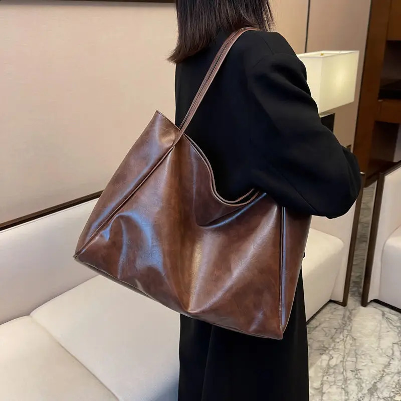 Ladies Fashion Large Bag Womens Bag Oil Leather Hundred Handbag Large Capacity Shoulder Bag Girls Tote Bag 250106
