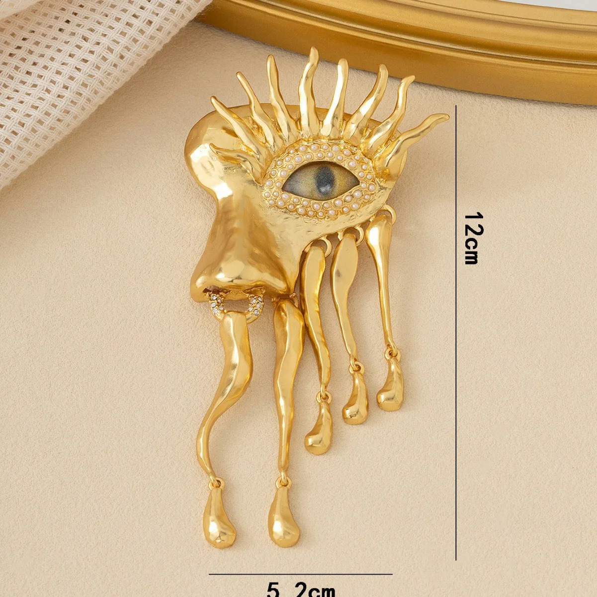 Women Men Vintage Devils Eye Brooch Pins Exaggerated Trendy Style d Pearl Tassels Badge Jewelry Gifts High Quality 250103
