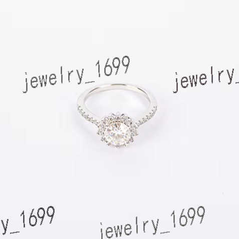 Fashion Silver Plated Zircon Claw Setting Trendy D White Moissanite Diamond Shape Cut Rings For Women