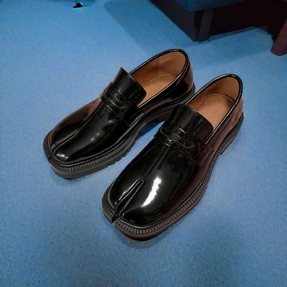 CHMURY Tabi Loafer for Men and Women Split Toe Thick Sole Casual Patent Leather Shoes 2024