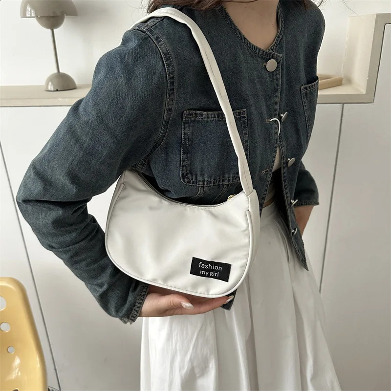 Fashionable Lightweight Small Shoulder Bags for Women Nylon Korean Purses and Handbags Versatile Exquisite Underarm Bag 250106