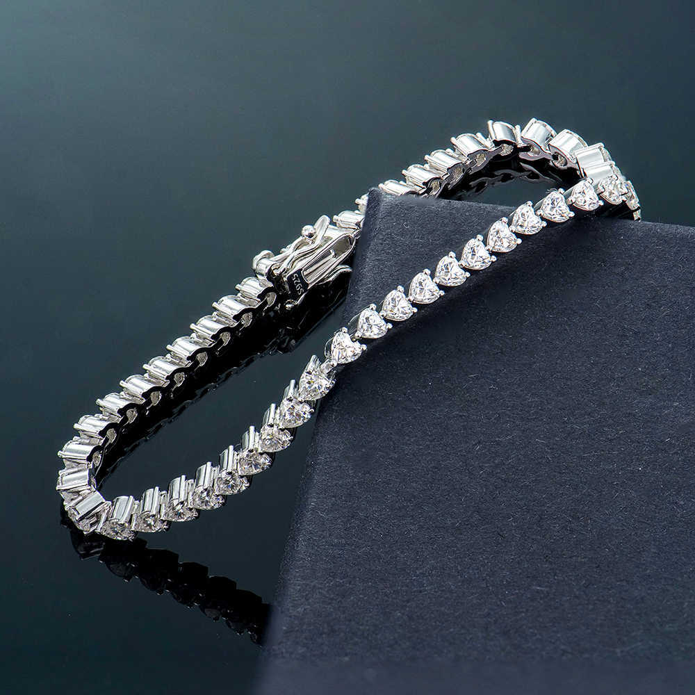 Fashion Iced Out 925 Silver 3*3mm Heart Shape DEF Mossanite Diamond Tennis Bracelet Fashion Jewelry For Party For Wedding