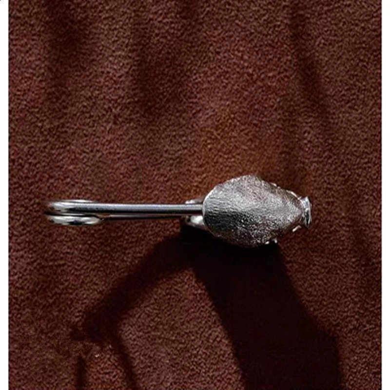 Retro Brass pig shape Brooch pighead Pin Animal series Pendant Key Chain Bag Hanging Exquisite Handmade Accessories 250103