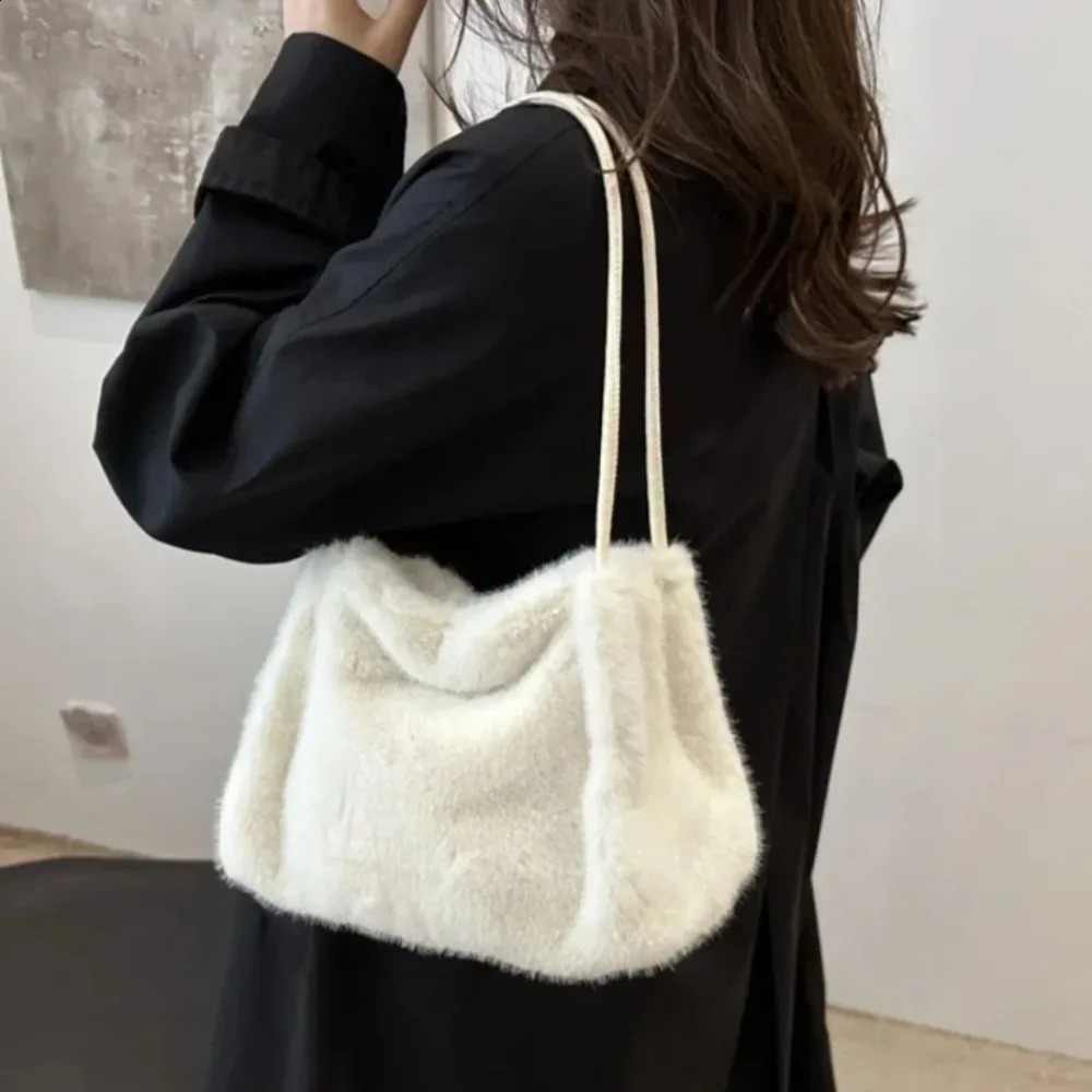 Fashion Plush Winter Bucket Womens Bag Solid Color Casual Generous Comfortable High-end Versatile Handbag Shoulder 250106