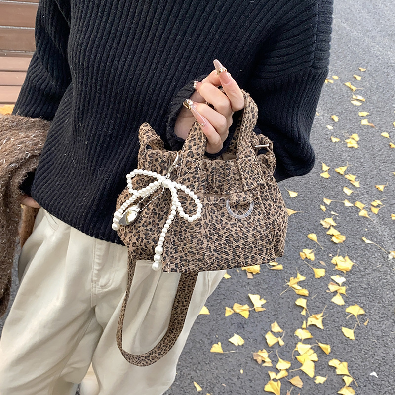 Super Leopard Print For Women 2025 New Designer Handbag Crossbody Winter Popular Handbag, Niche Shoulder Bag, Bucket Bag