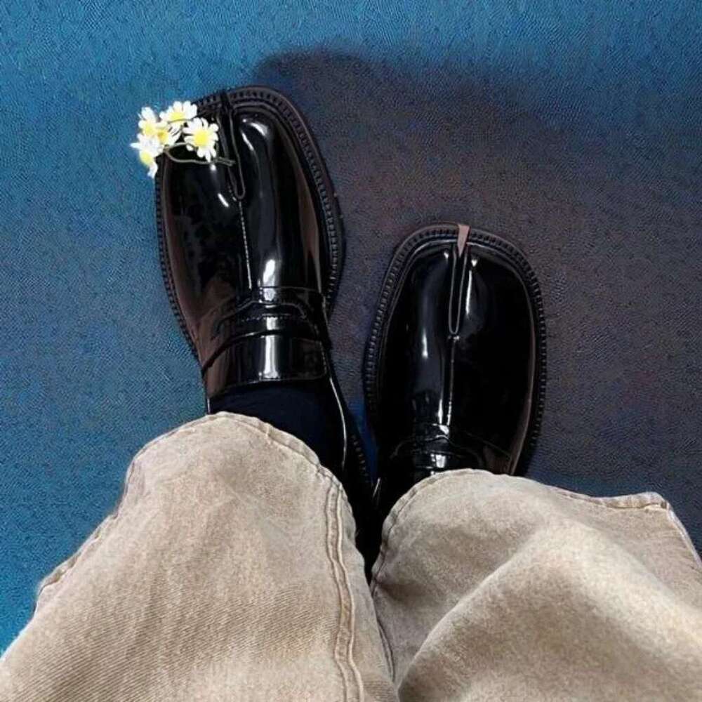 CHMURY Tabi Loafer for Men and Women Split Toe Thick Sole Casual Patent Leather Shoes 2024