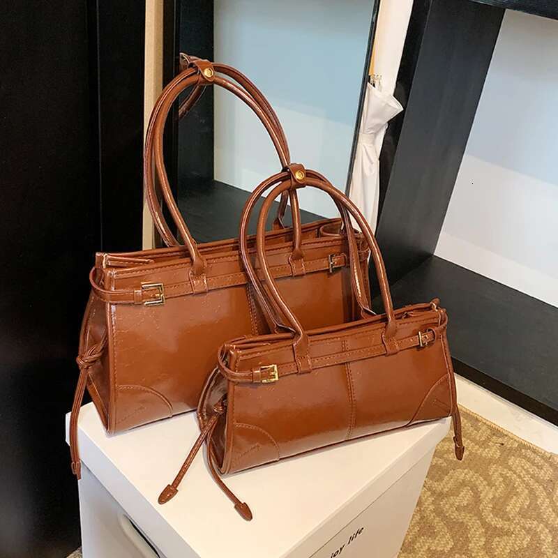 Brand Shiny Underarm For Women New Style High-Grade Soft Leather Crossbody Red Belt Design Commuter Handbag Niche Bag