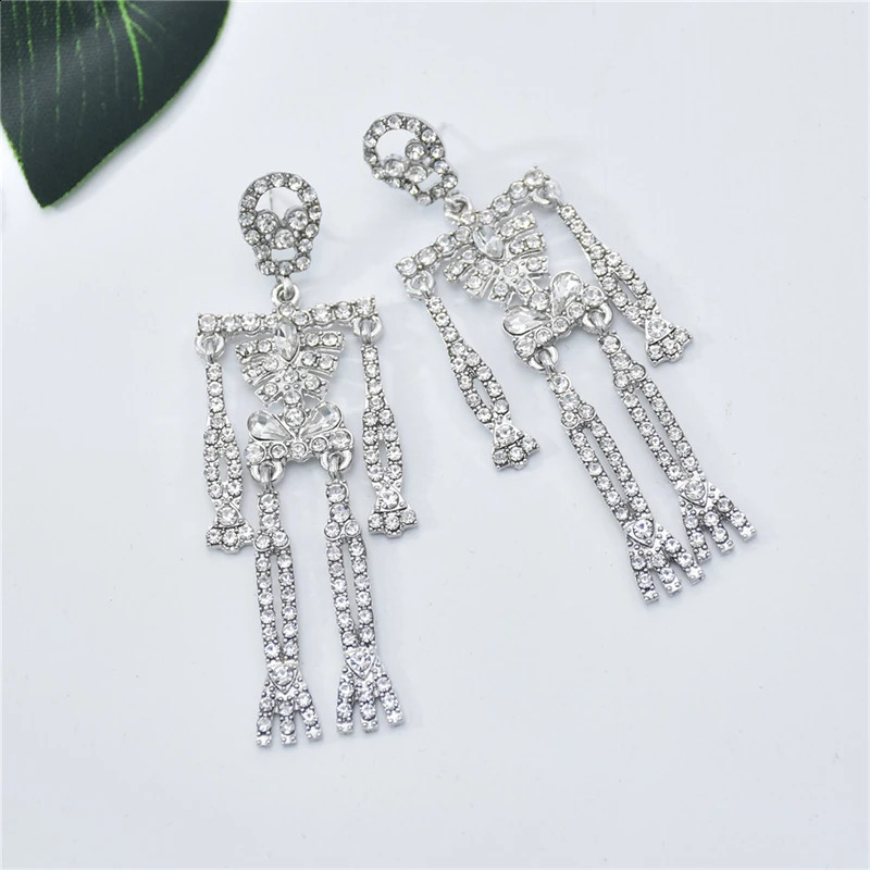 Crystal Skull Pendant Earrings Sparkling Transparent Water Diamond Decorative Leg Skull Stud Charm Pendant Earrings Womens Halloween Gift 250110