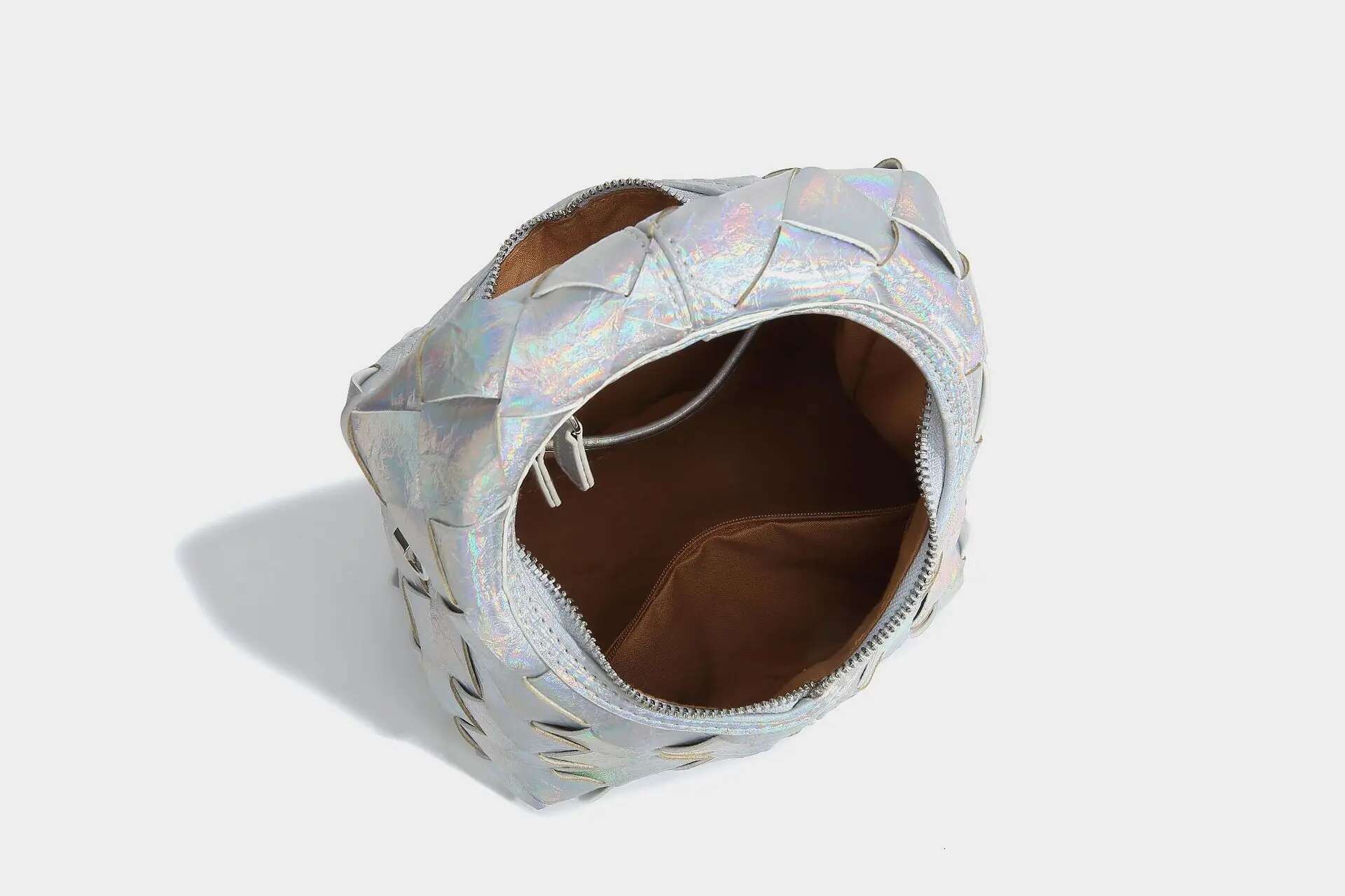 Niche Design Women's Handmade Woven Handbag Ladies New High Quality Sier PU Shoulder Adult Crossbody Dumpg Bag