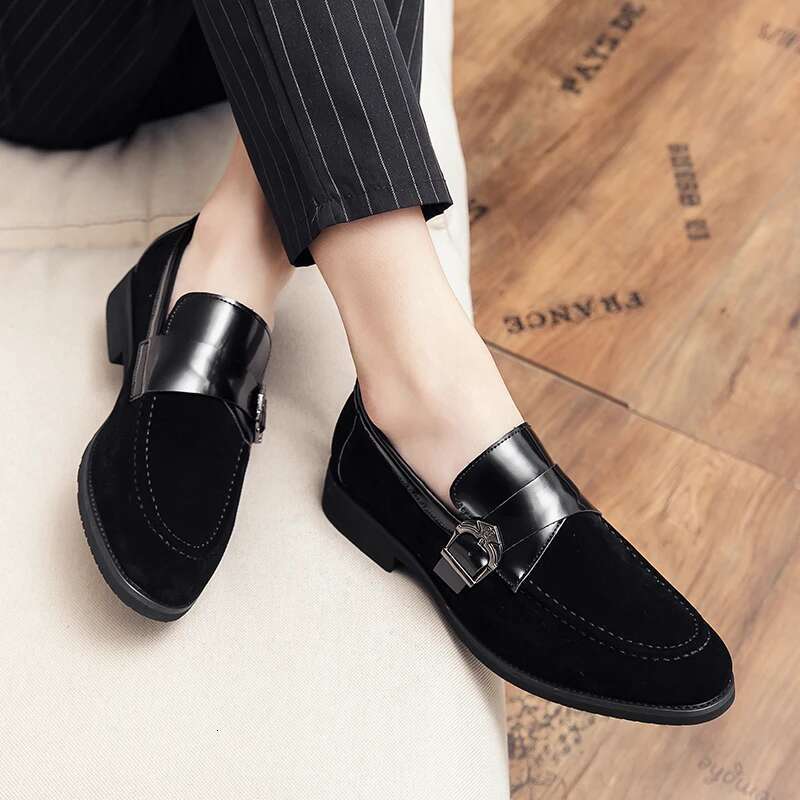 2023 Wedding Dress Casual Mens Loafers Plus Size 46 Designer Buckle Lazy Peas Embroidery Moccasins Suede Leather Shoes For Men