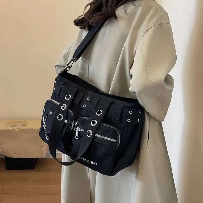 Chains Buckle Nylon Shoulder Solid Zipper Rivet Versatile Hand 2024 Hot Sale Bags For Women Bolsas De Hombro