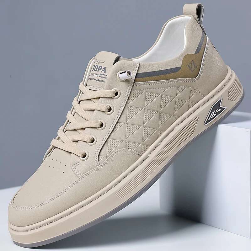 Street Style Man Skateboard Comfortable Sneakers Mens Fashion Vulcanize New Trendy Casual Leather Shoes Tenis