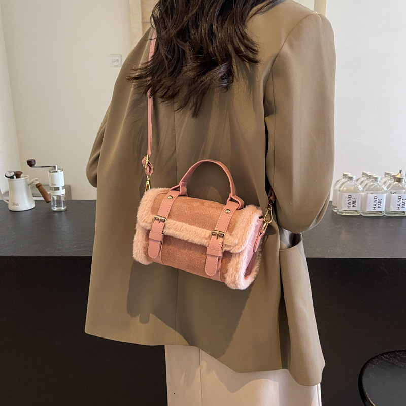 Autumn And Winter French Niche Fashion Handbag For Women 2025 New Designer Handbag Stylish Plush Small Square Bag, High-end Single Shoulder Bag